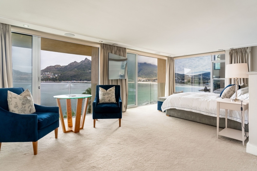 To Let 3 Bedroom Property for Rent in Hout Bay Beachfront Western Cape